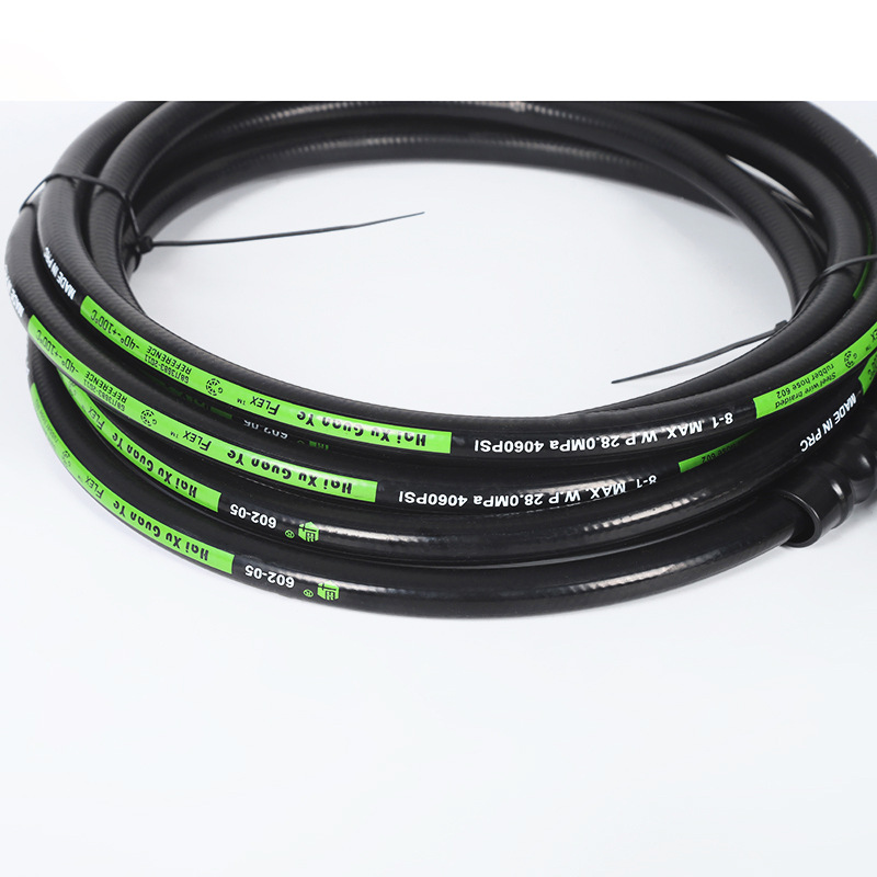 Desobstruir tubos de água de alta pressão em esgotos domésticos